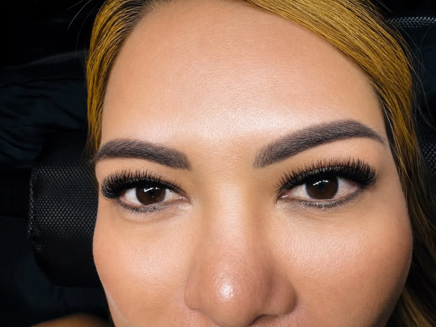 Diseño y perfilado de cejas