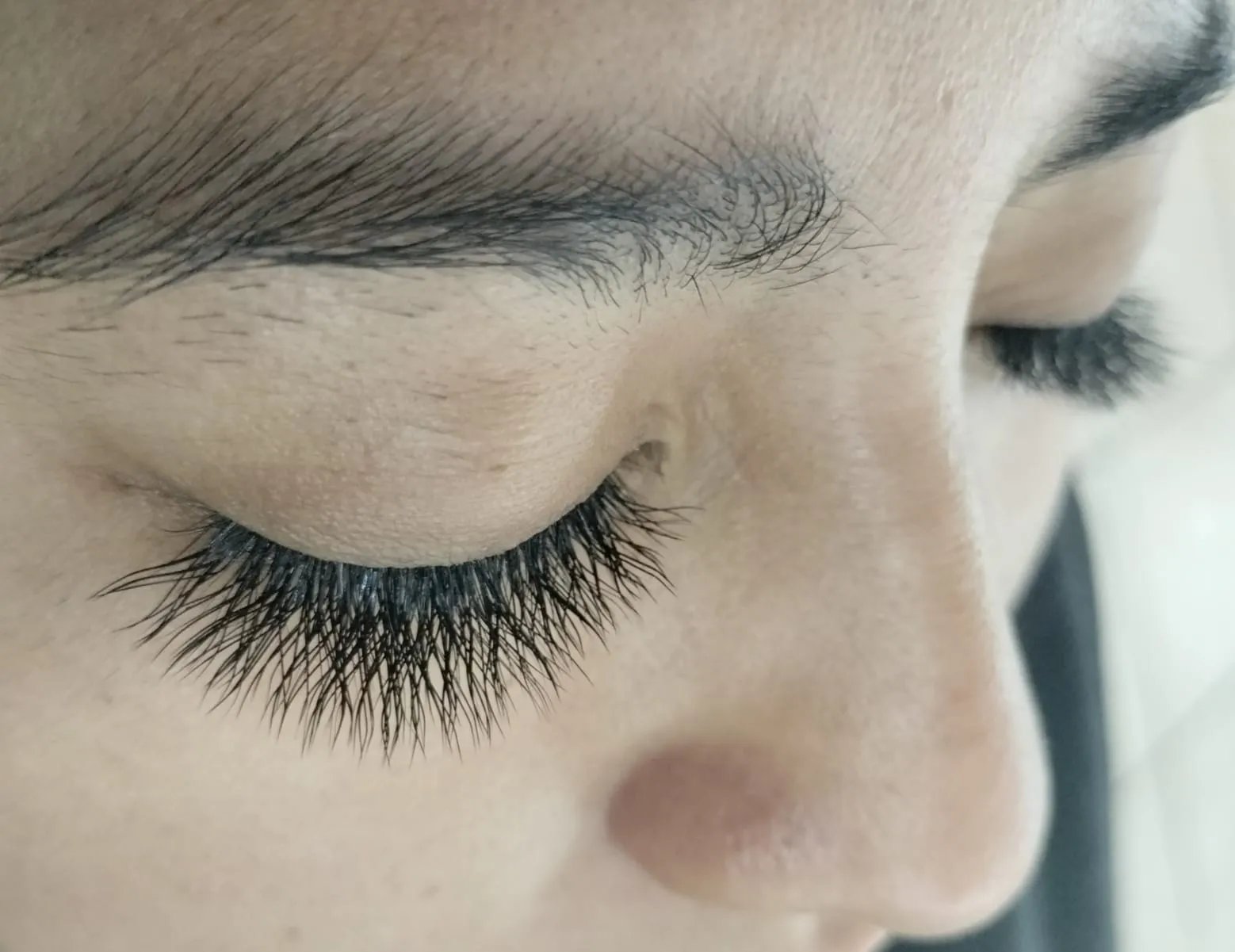 Extensiones de pestañas estilo foxy eyes
