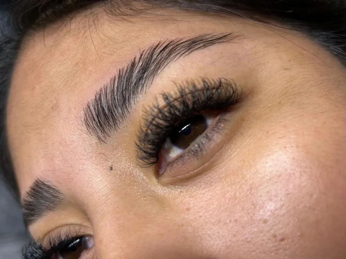 Extensiones de pestañas mega volumen 5D y 6D
